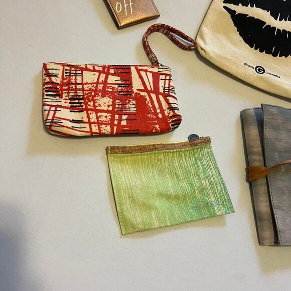 travel accessories - bag tag, cosmetic bags, jewelry carrier - Picture 3 of 9